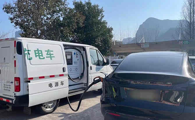 安源区汽车搭电
