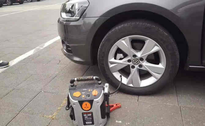 安源区汽车搭电案例