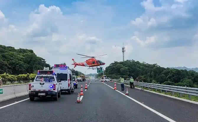 安源区高速公路汽车救援案例